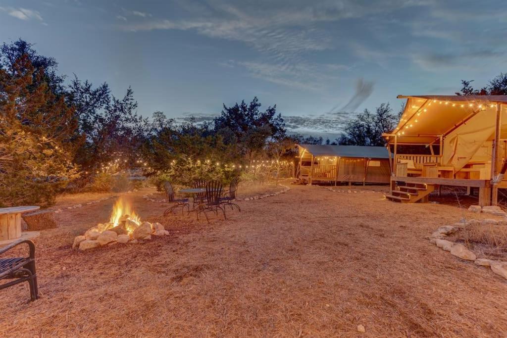 Hotel 12 Fires Luxury Glamping With Heating #3 Johnson City Esterno foto